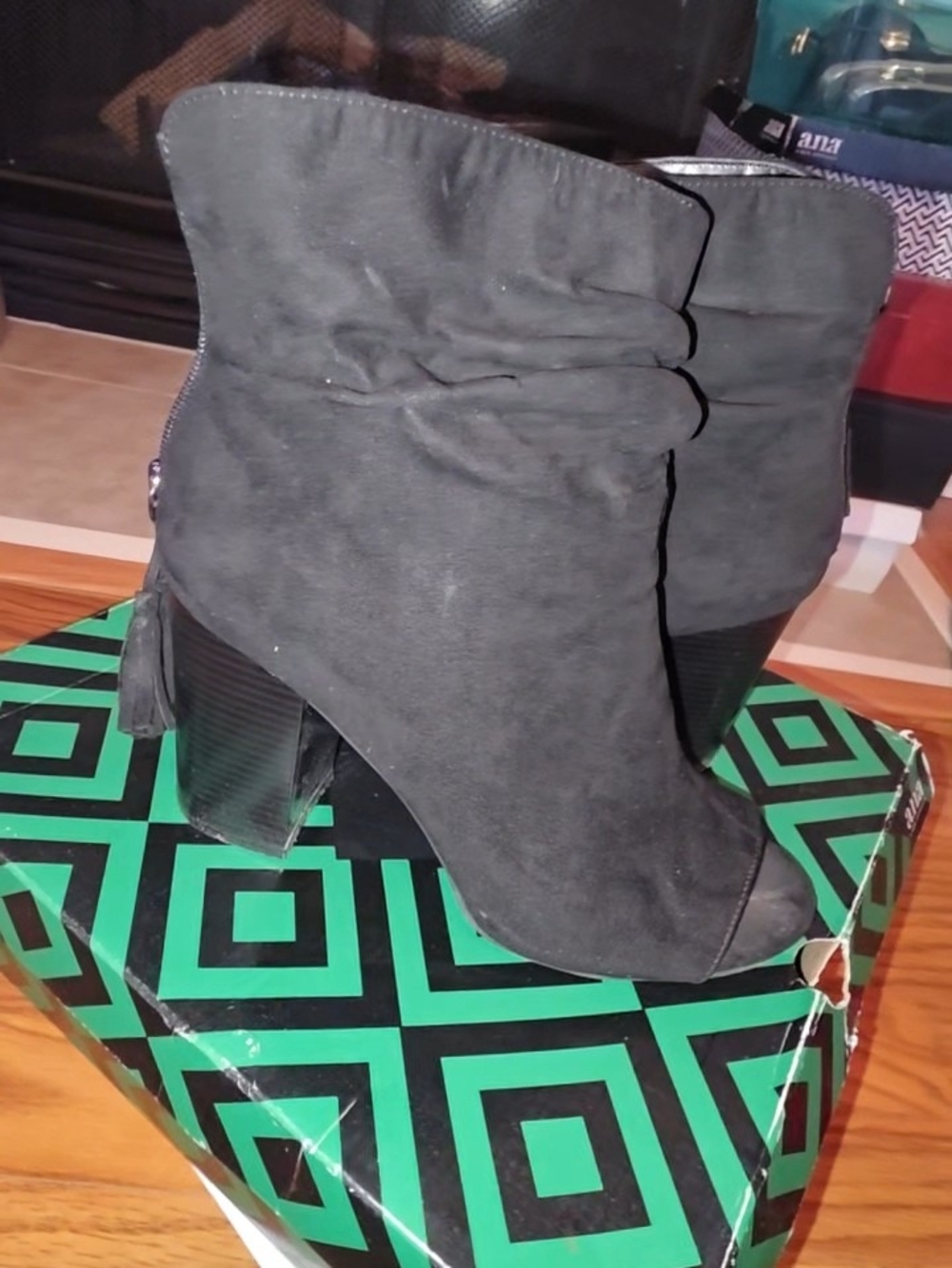 Arizona Jean Company Black Slouchy Suede Ankle Booties